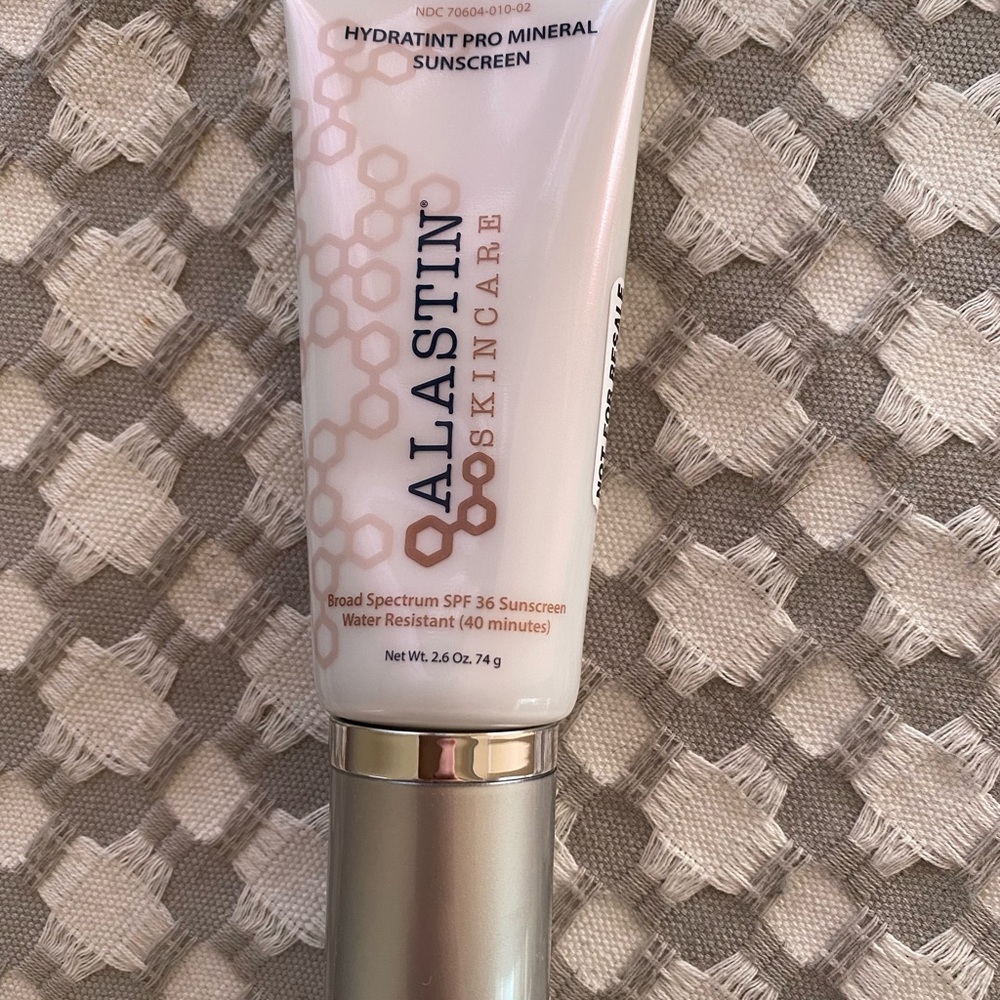Alastin HydraTint Sunscreen - NEW